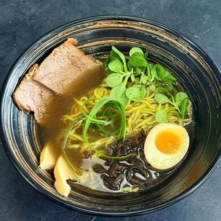 Ramen al tartufo nero