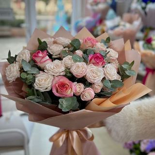 სპრეი ვარდების თაიგული 