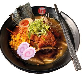#23. Ramen de pollo tempura (sabor de tonkotsu)