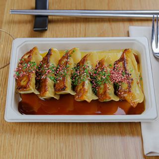 Gyozas De Pollo Glaseadas Con Salsa Mandarina (6 Uds.)