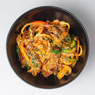 Wok Лапша с говядиной  острый