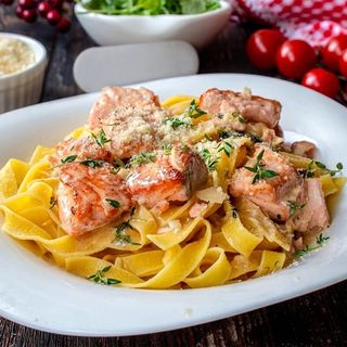 Фетучини  с семгой