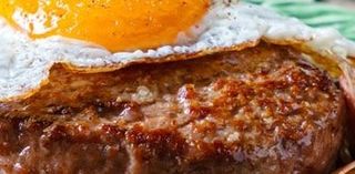 HAMBURGUER NO PRATO VACA