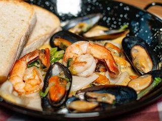 Соте з морепродуктів  у вершковому соусі (250g)