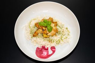 Risotto s piletinom I pestom