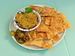 Nachos Guacamole