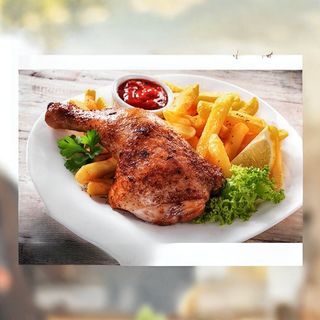 Cosce di pollo con patate fritte