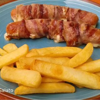 Würstel, pancetta, formaggio e patate