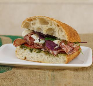 Spianata romana și mozzarella