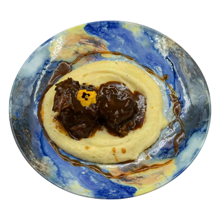 Obrăjori de vită cu piure de cartofi și trufe