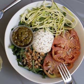 Ensalada Burrata & Greens