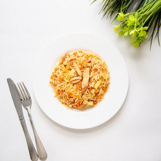 Рис по-тайськи з куркою (180г)