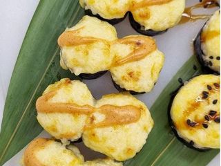 Maкі HOT лосось (210г)