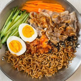 25. Haek Buldak Gugsu