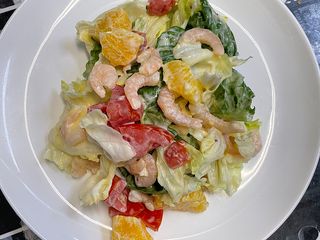 Салат с креветками и апельсином (210г)