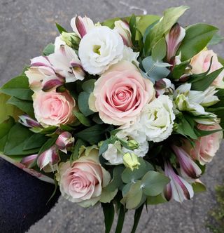 Bouquet astromerie e rose