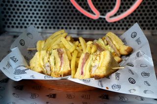 INTERESANTE SANGÜICHE