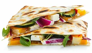 Vegetariana verdure grigliate, radicchio e rucola con formaggio brie