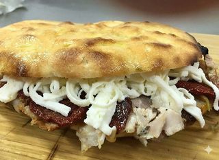 Porchetta, stracciatella e pomodori secchi