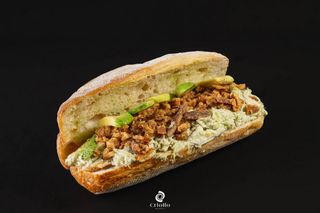 Bocadillo De Reina Pepeada