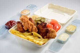 Mixt crispy & aripioare la farfurie