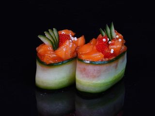 Gunkan z łososiem 2 szt.