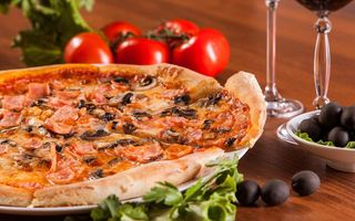 Пицца "Ветчина и грибы"