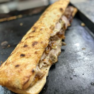 Porchetta, provola e funghi