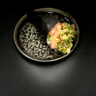 61. Spicy salmone  Temaki