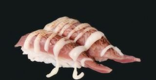 102. Nigiri Flameado Tuna (2 Pzs.)