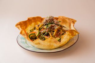 Теплый салат с мясом (острый)