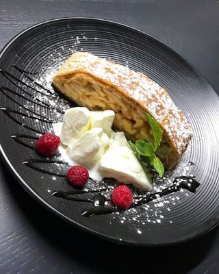 Штрудель яблучний (170г)