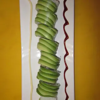 85-Uramaki Pez Mantequilla Y Wakame Envuelto En Aguacate (8 Pzs.)