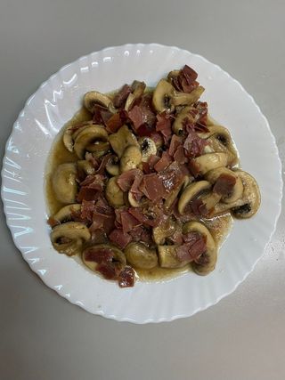Champiñones Con Jamón