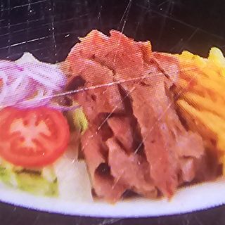 Plato de kebab con papas