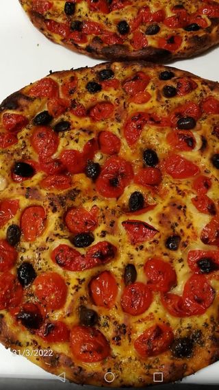 Focaccia tipica barese - ruota intera
