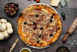 Pizza Montenegrina goveđa pršuta 32cm