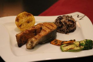 ორაგულის ფილე გრილზე გარნირით