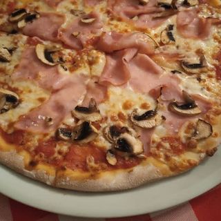 PIzza Prosciutto e Funghi (Mediana)