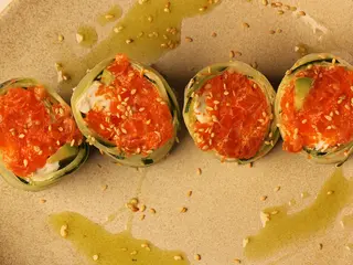 Спрінг Рол з лососем (270g)