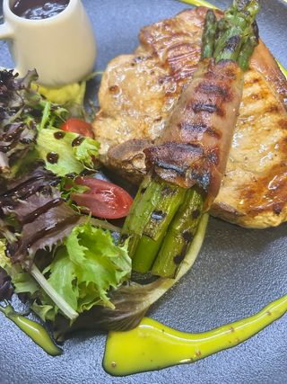 Свински Т-боун стек