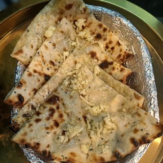 Mix Naan (Garlic e cheese)