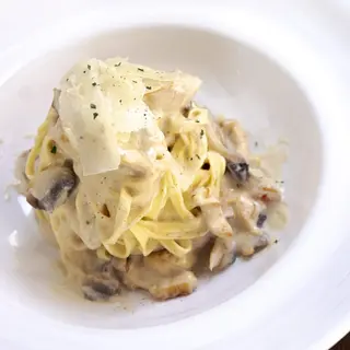 Fettuccine Alfredo