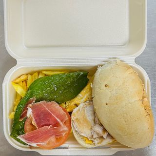 Plato Serranito de Pollo