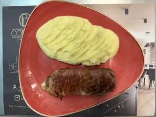 Punjena piletina u pršuti