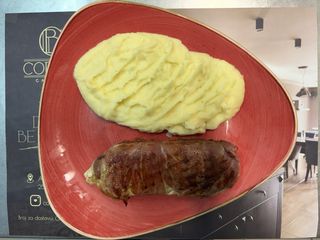 Punjena piletina u pršuti