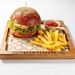 Бургер с картошкой фри