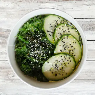 ENSALADA DE ALGAS WAKAME Y PEPINO