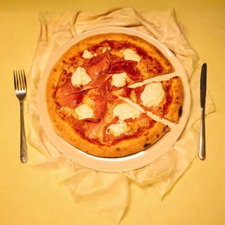 Pizza posciutto cu burrata Ø32 cm