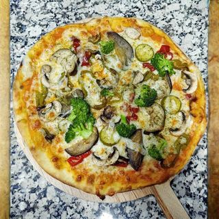 Pizza Végétarienne + boisson